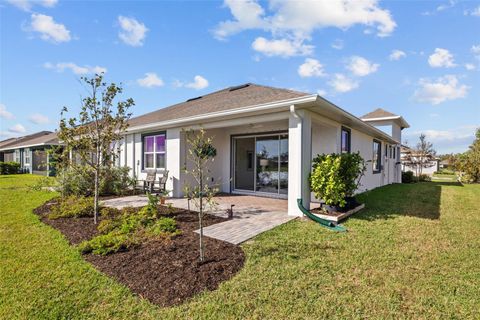 A home in PALMETTO