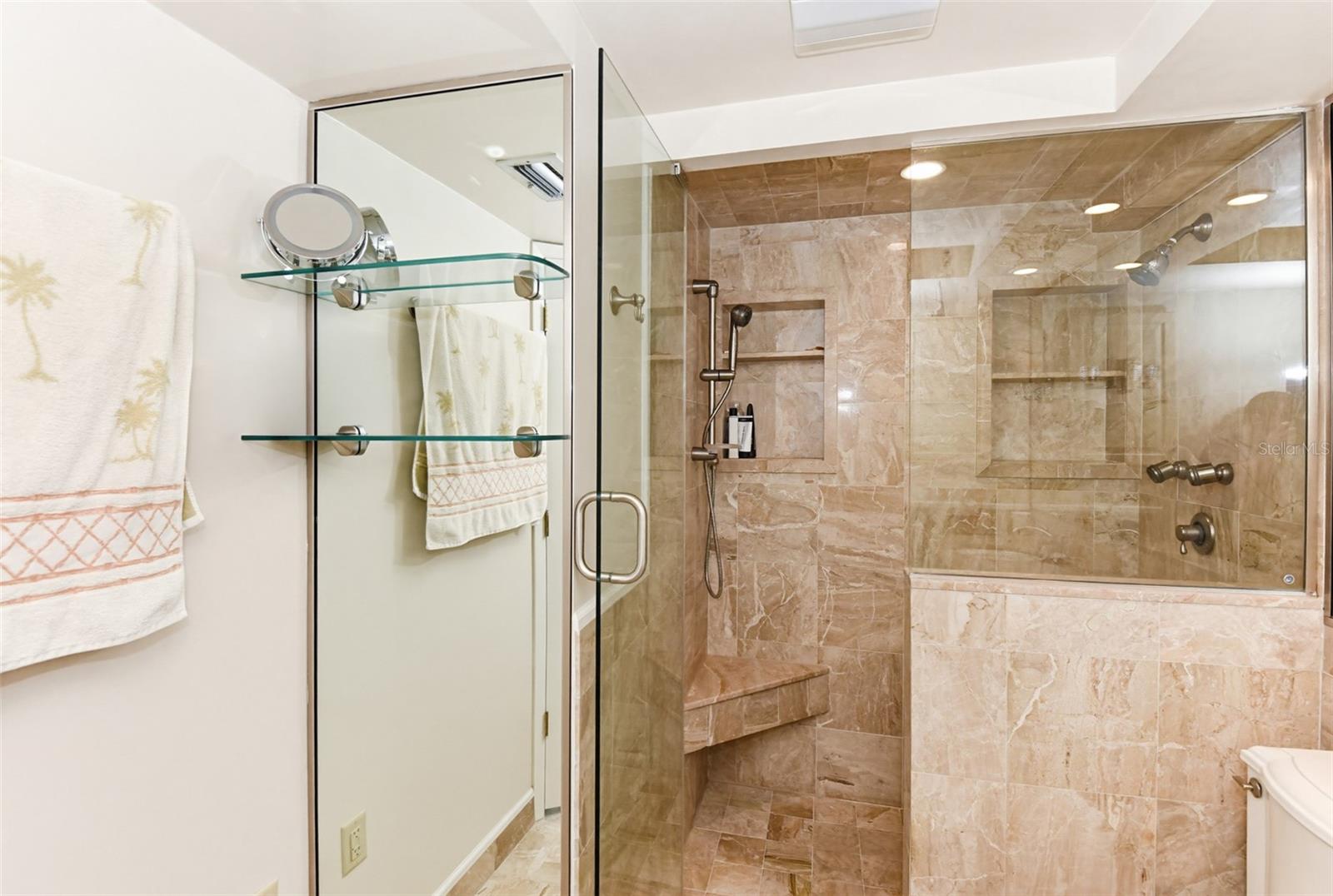 ALIKI GOLD COAST CONDO 01 - Residential