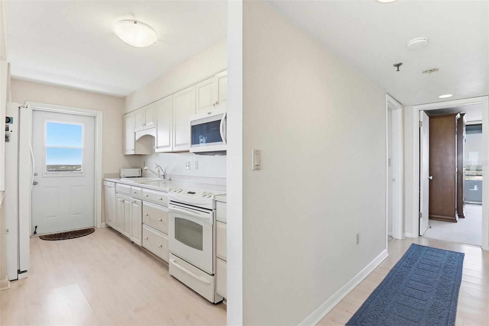 ALIKI GOLD COAST CONDO 01 - Residential