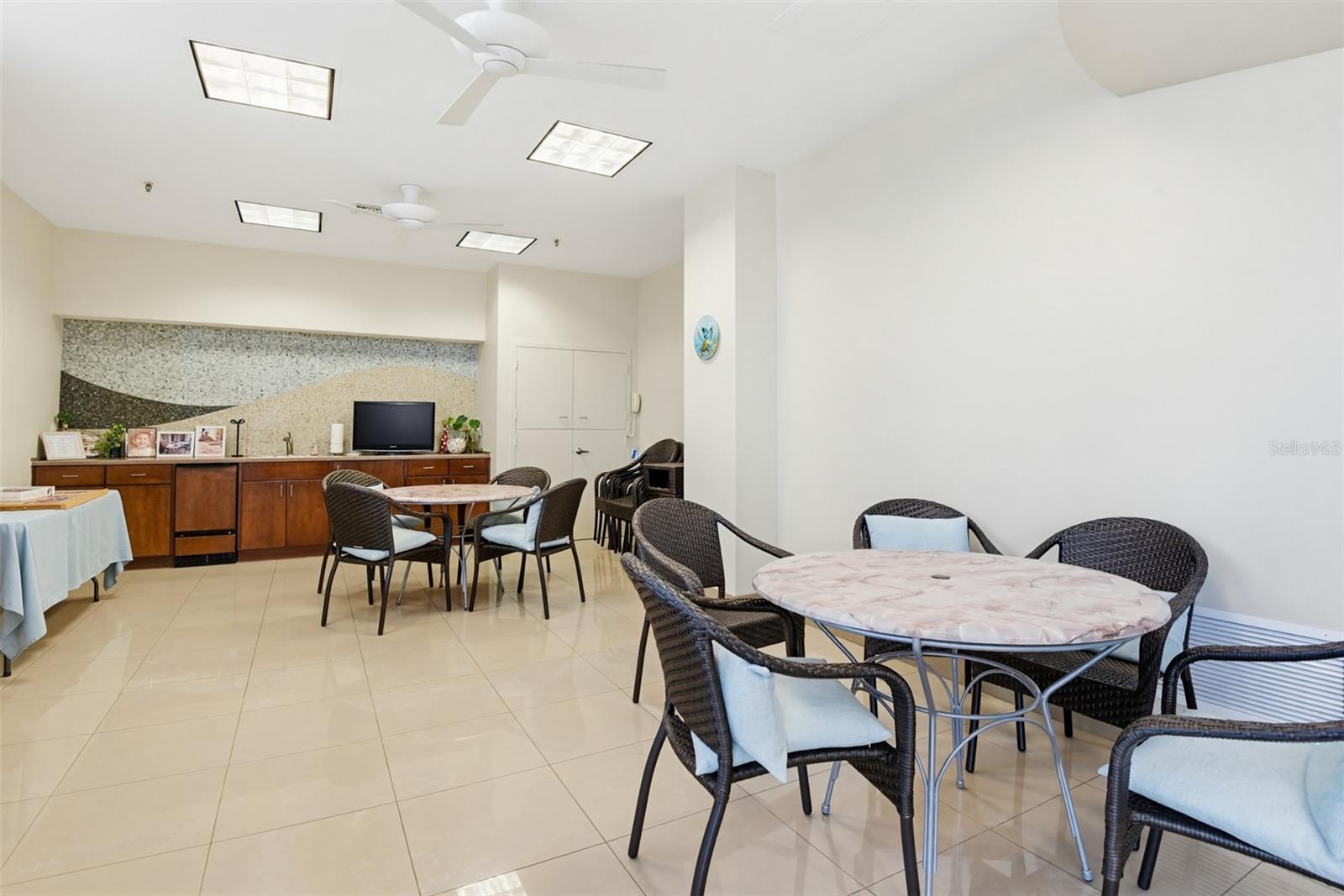 ALIKI GOLD COAST CONDO 01 - Residential