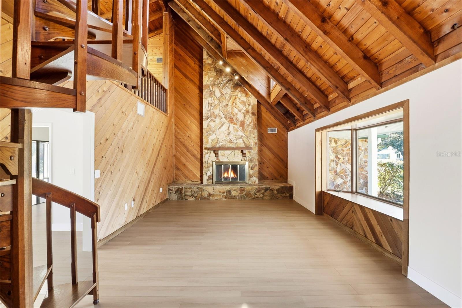 4900 HIDDEN PINE PLACE