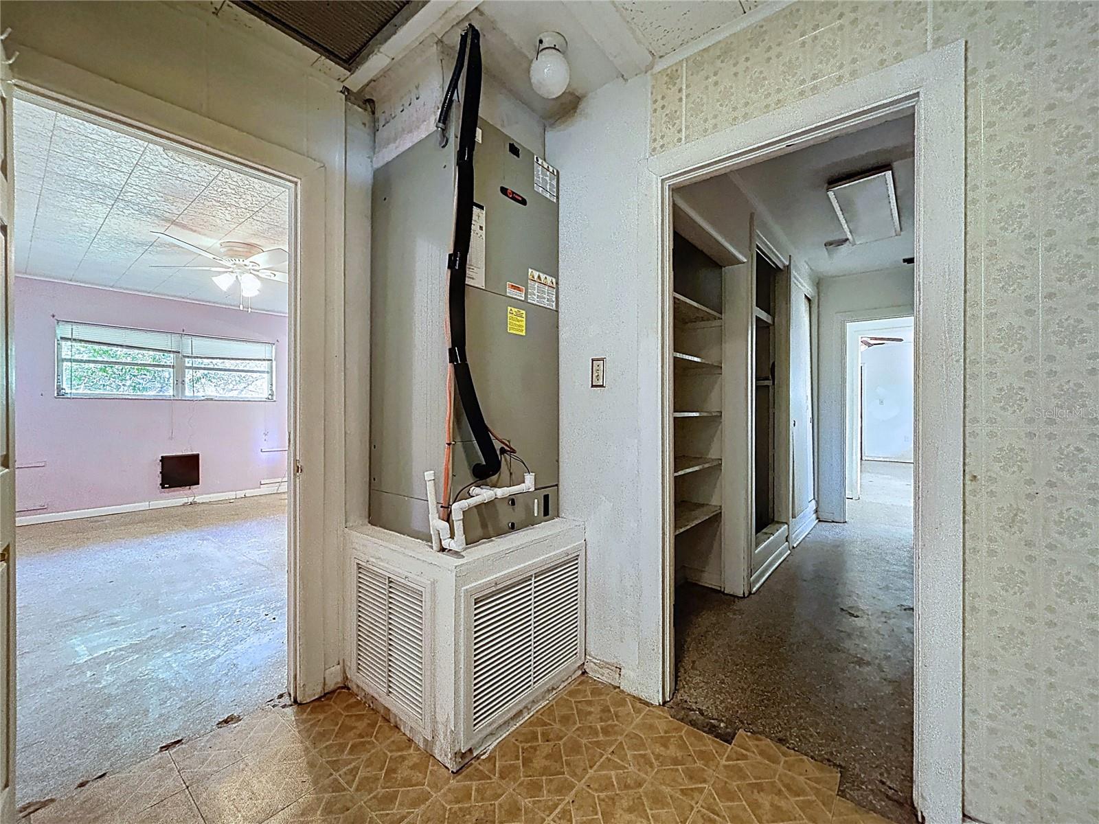 CRYSTAL LAKES VIEW - Residential