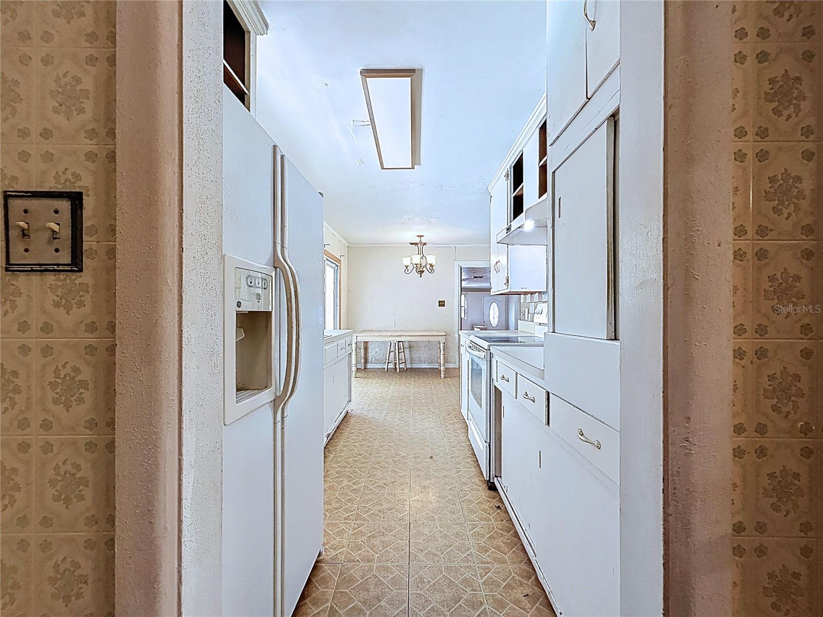 CRYSTAL LAKES VIEW - Residential