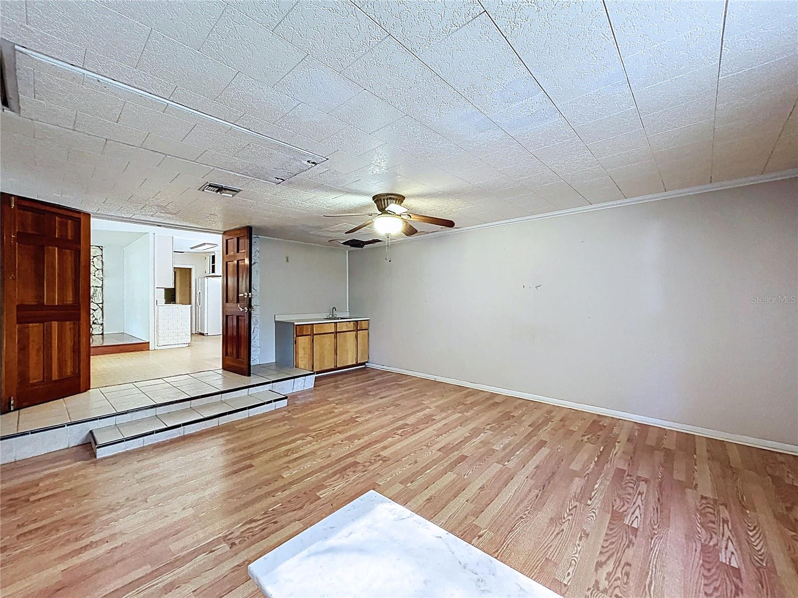 CRYSTAL LAKES VIEW - Residential