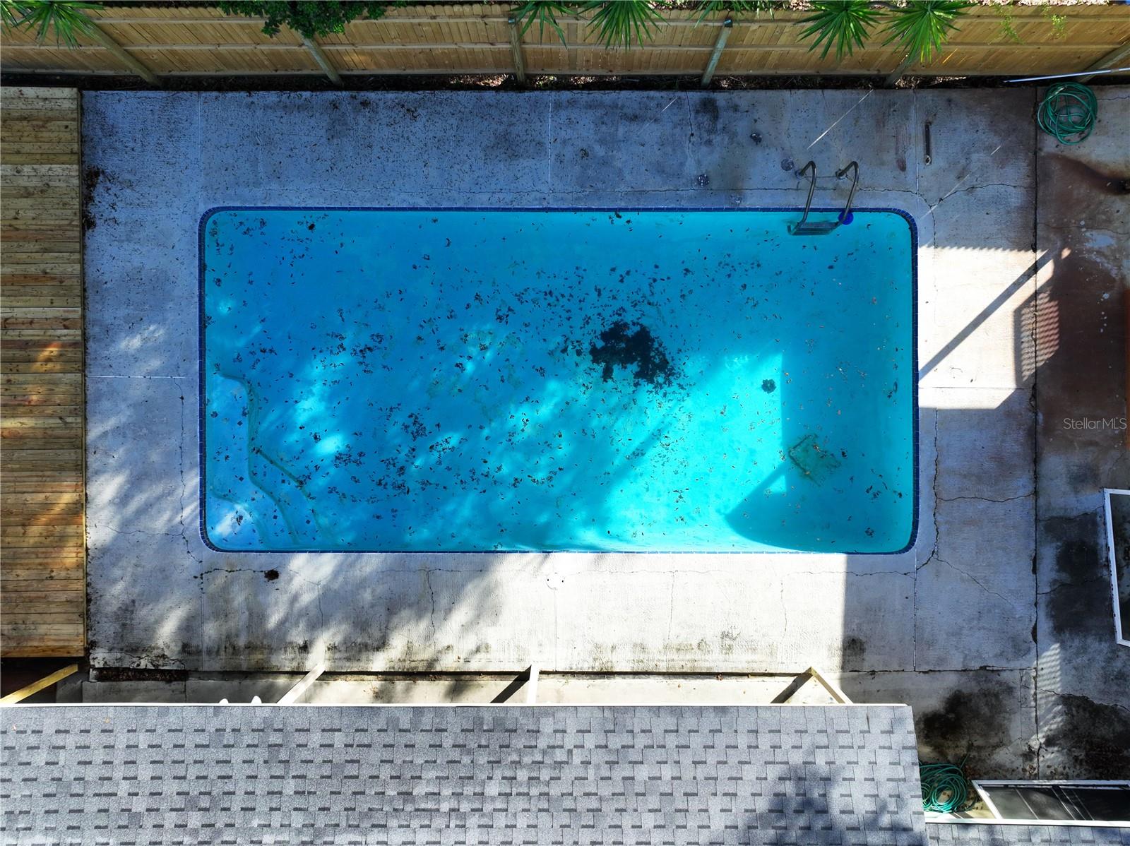 CRYSTAL LAKES VIEW - Residential