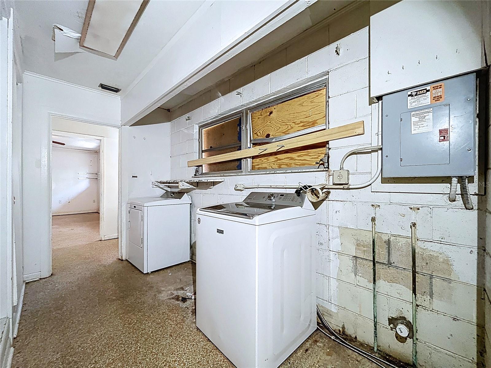 CRYSTAL LAKES VIEW - Residential