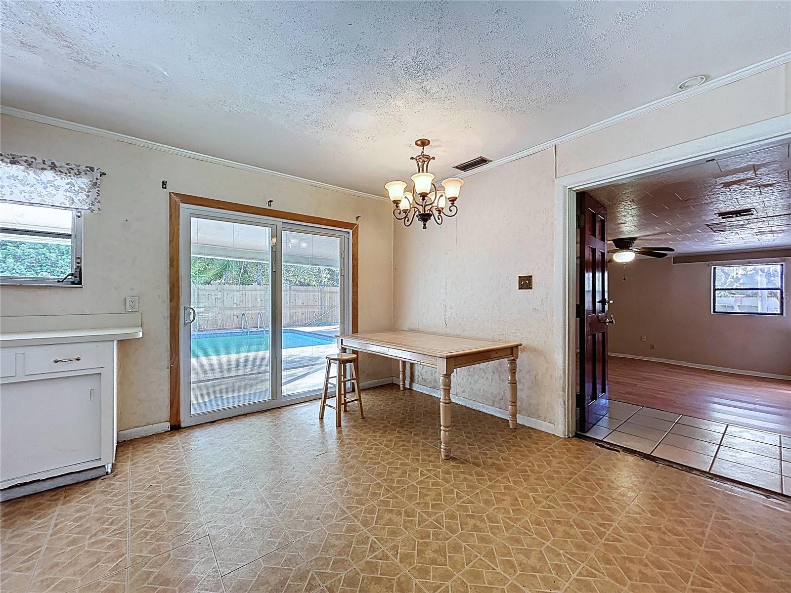 CRYSTAL LAKES VIEW - Residential