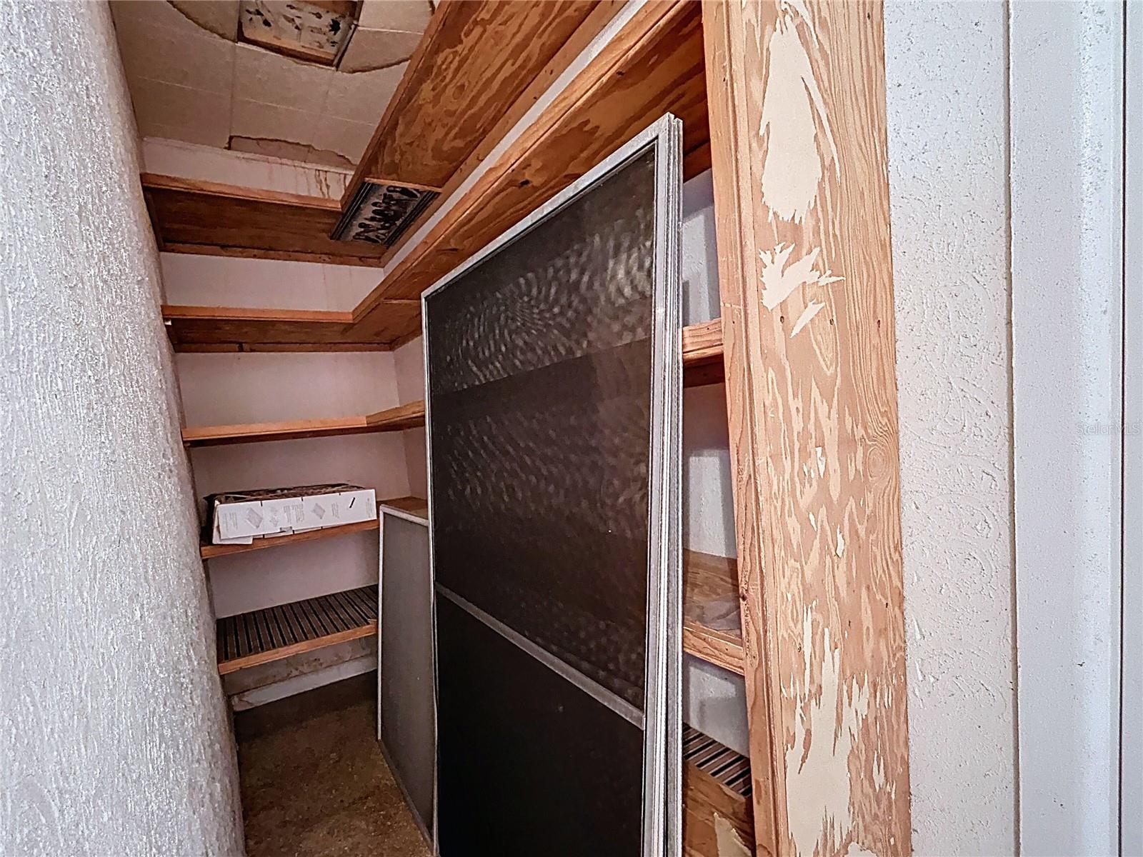 CRYSTAL LAKES VIEW - Residential