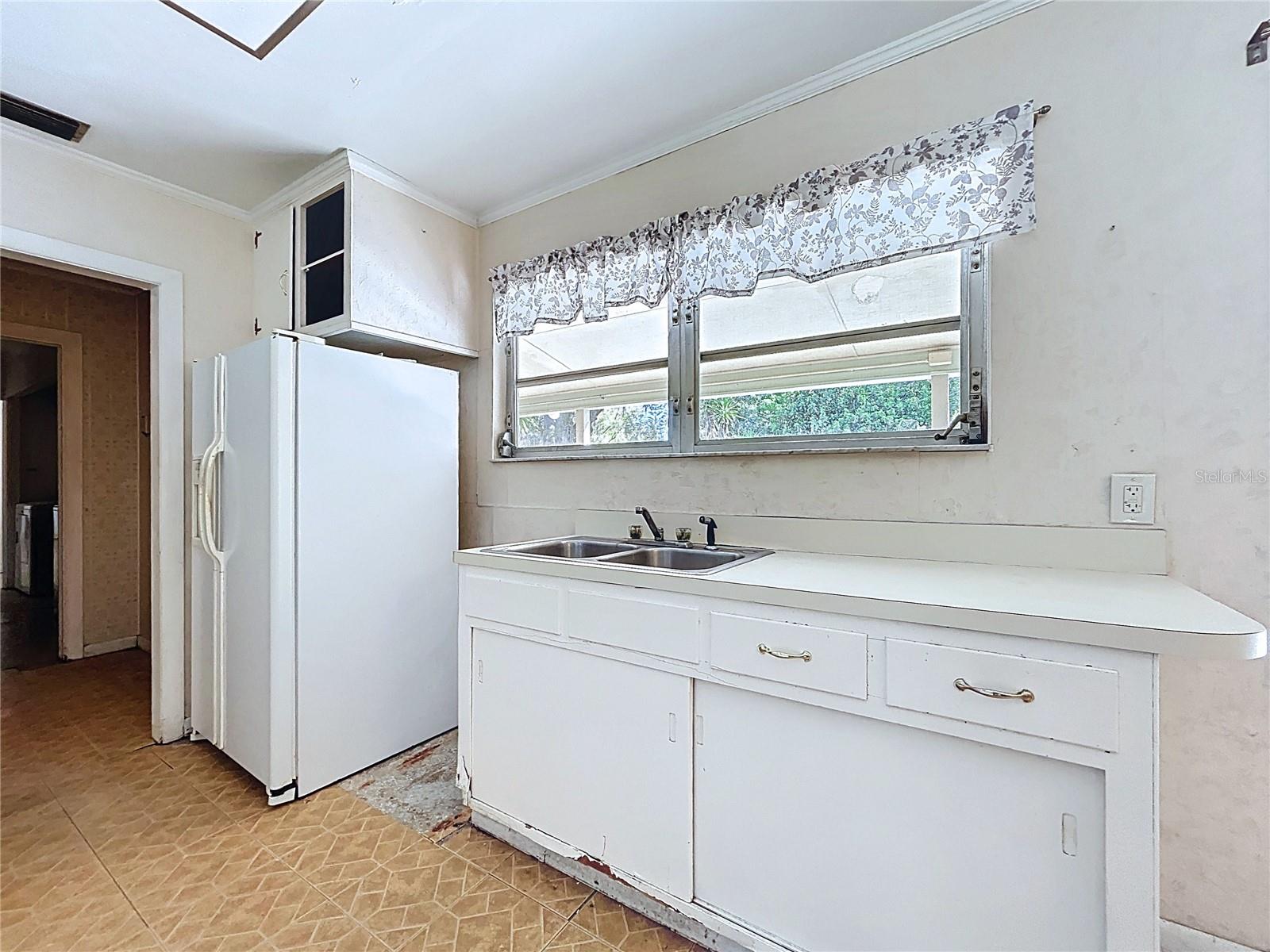 CRYSTAL LAKES VIEW - Residential