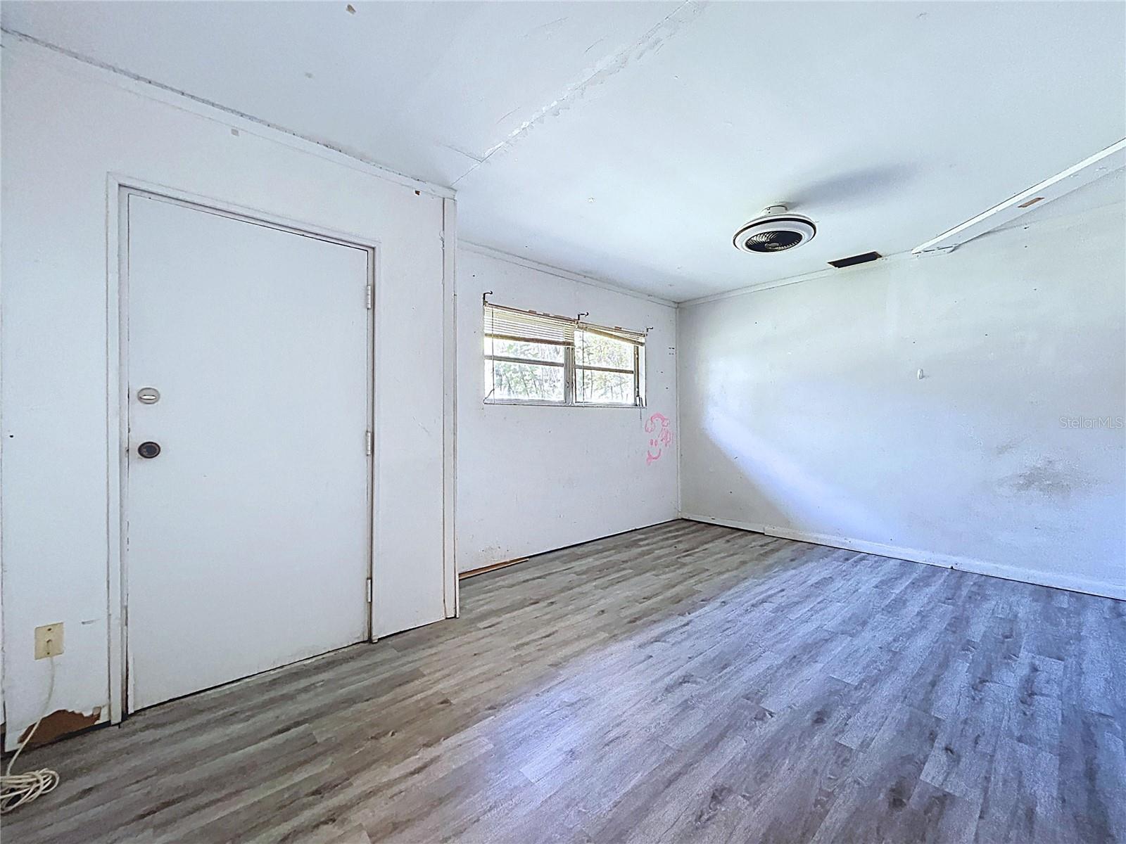 CRYSTAL LAKES VIEW - Residential