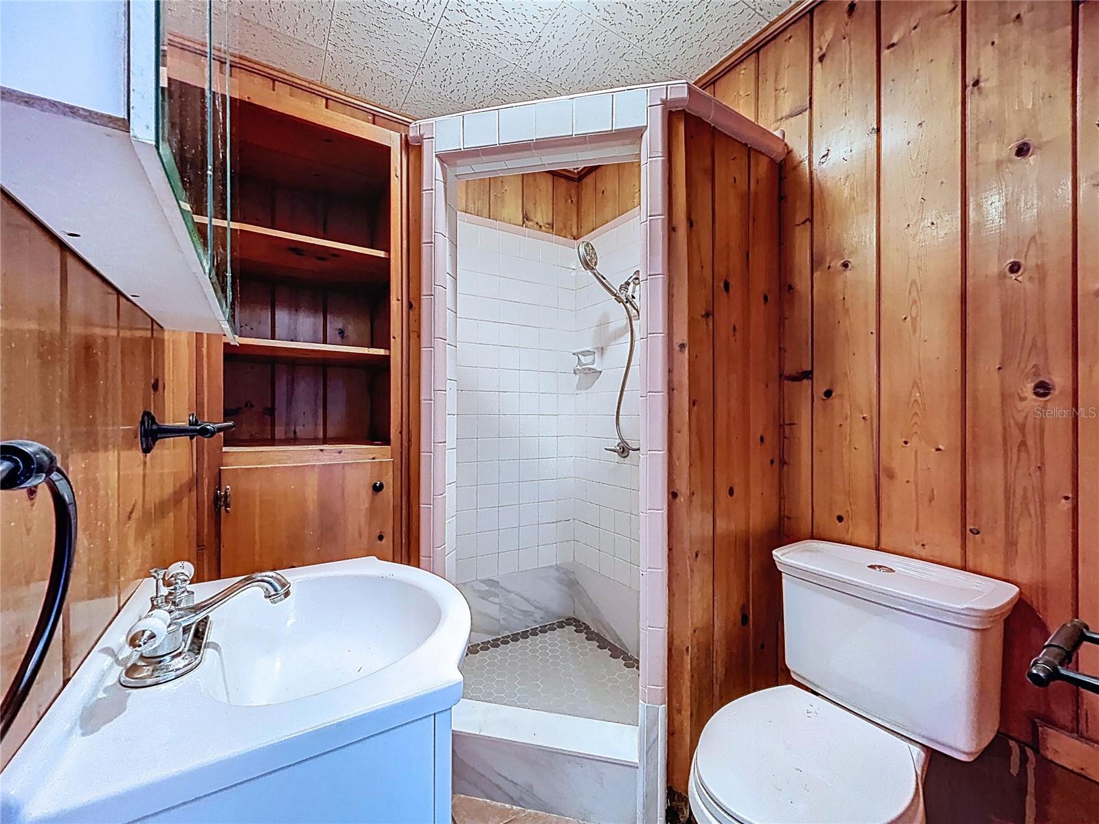 CRYSTAL LAKES VIEW - Residential