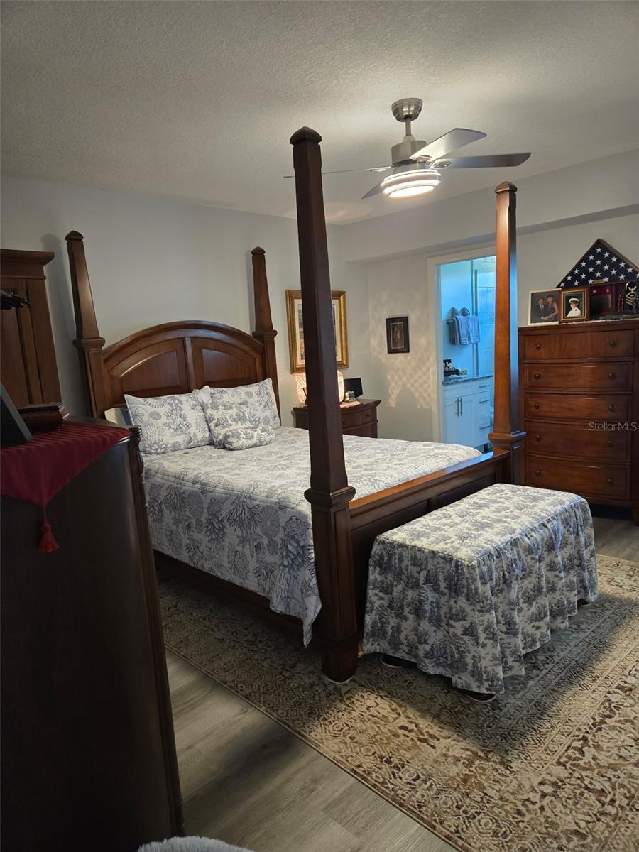 ON TOP OF THE WORLD - Residential