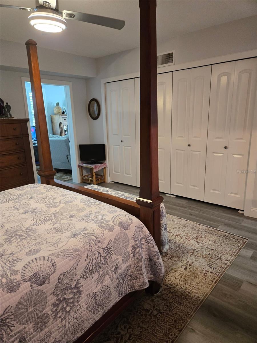 ON TOP OF THE WORLD - Residential