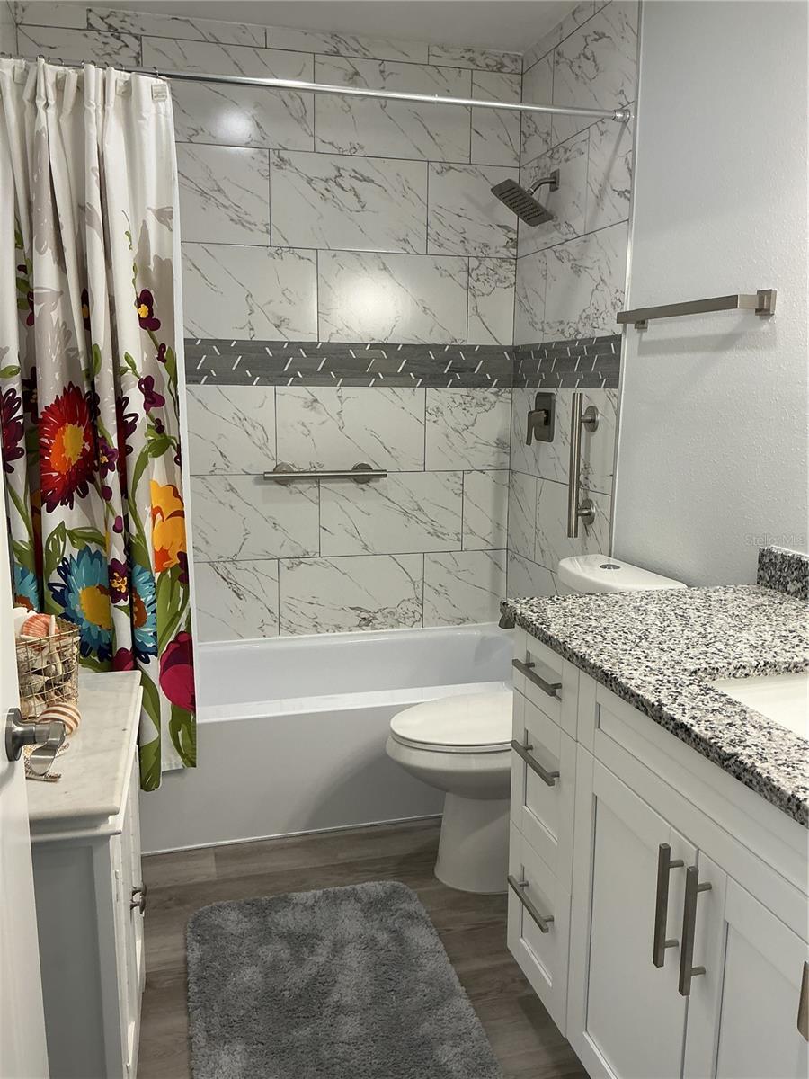 ON TOP OF THE WORLD - Residential