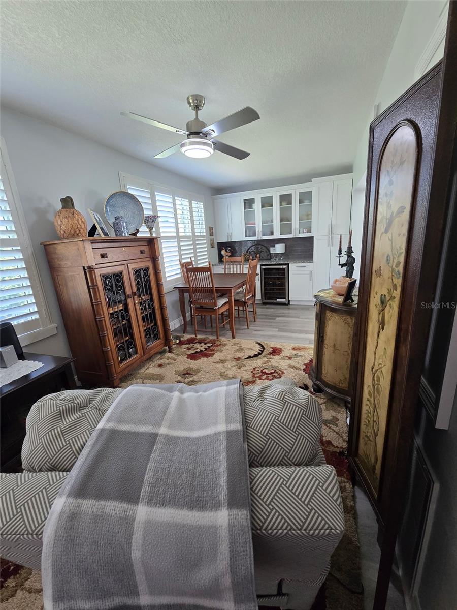 ON TOP OF THE WORLD - Residential