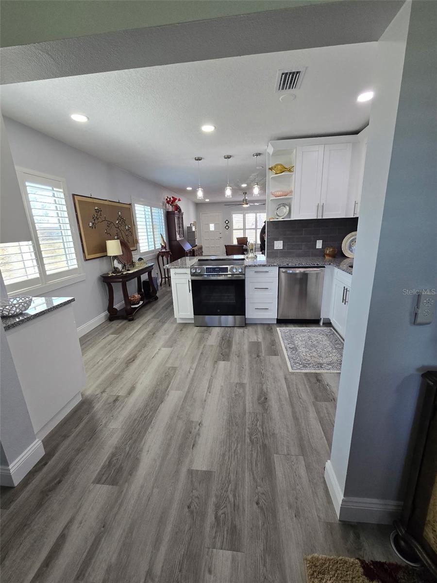 ON TOP OF THE WORLD - Residential