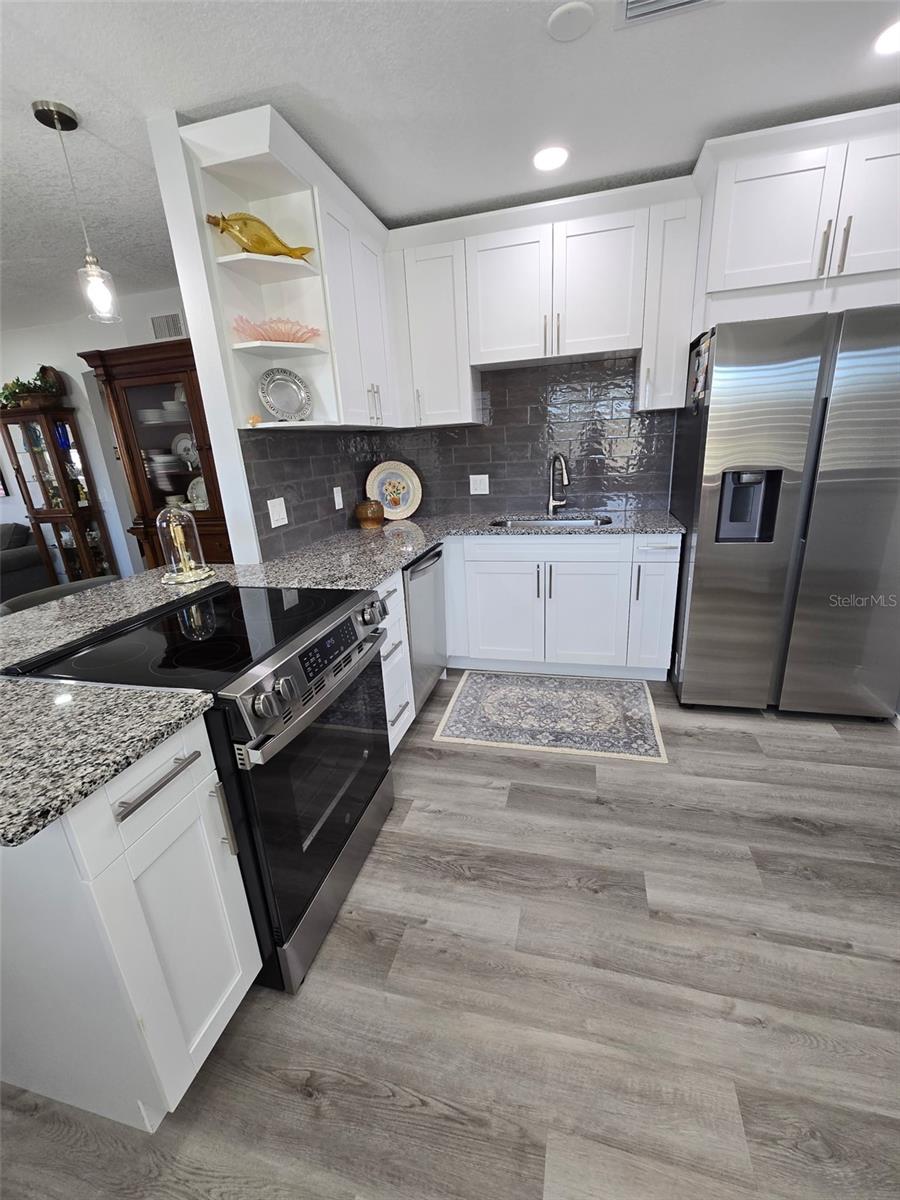 ON TOP OF THE WORLD - Residential