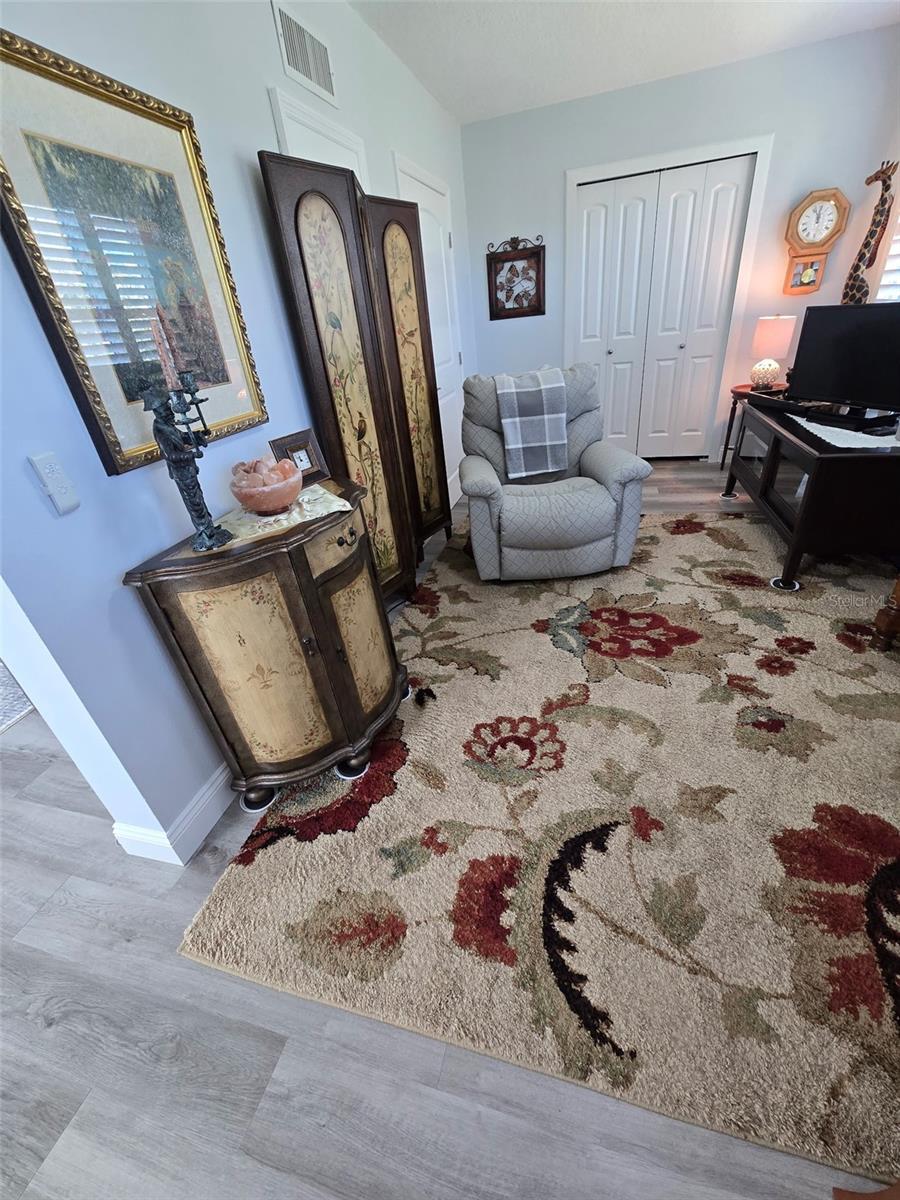 ON TOP OF THE WORLD - Residential