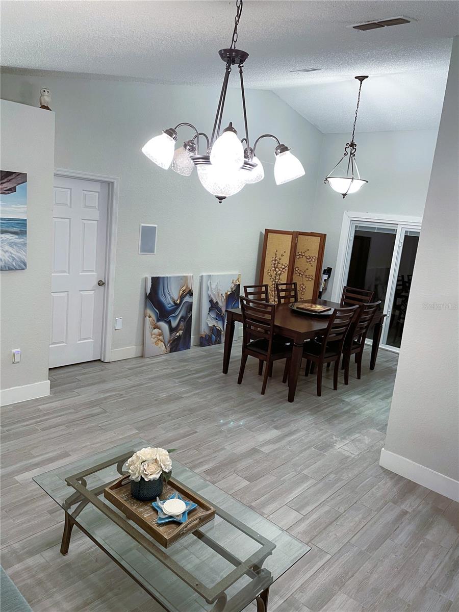 2571 RUNNING OAK COURT