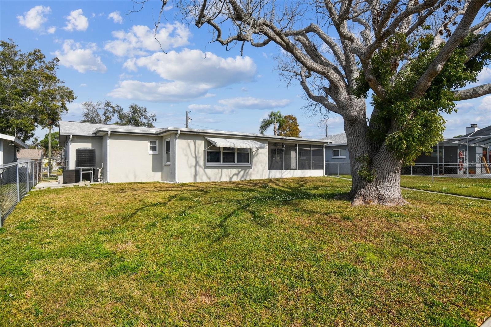 MARTHAS VINEYARD - Residential