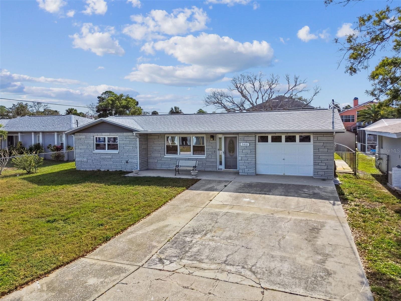 MARTHAS VINEYARD - Residential