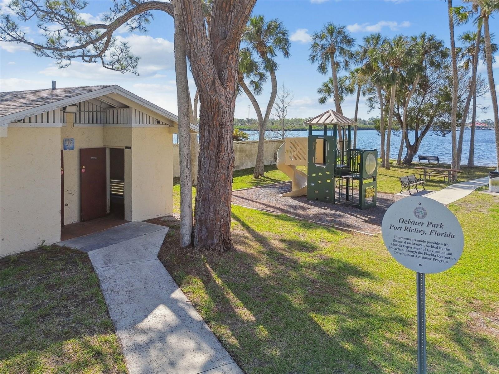 MARTHAS VINEYARD - Residential