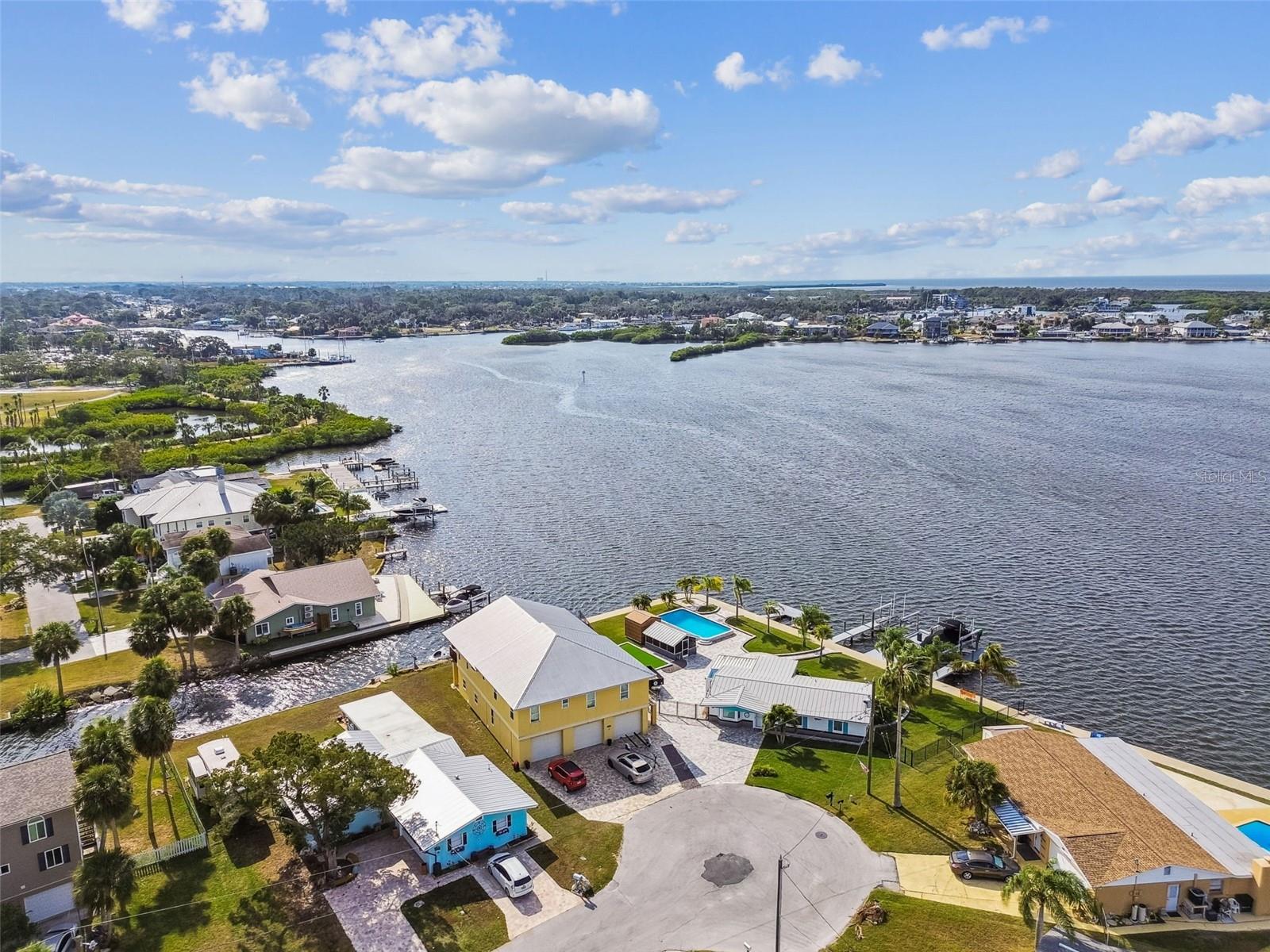 MARTHAS VINEYARD - Residential