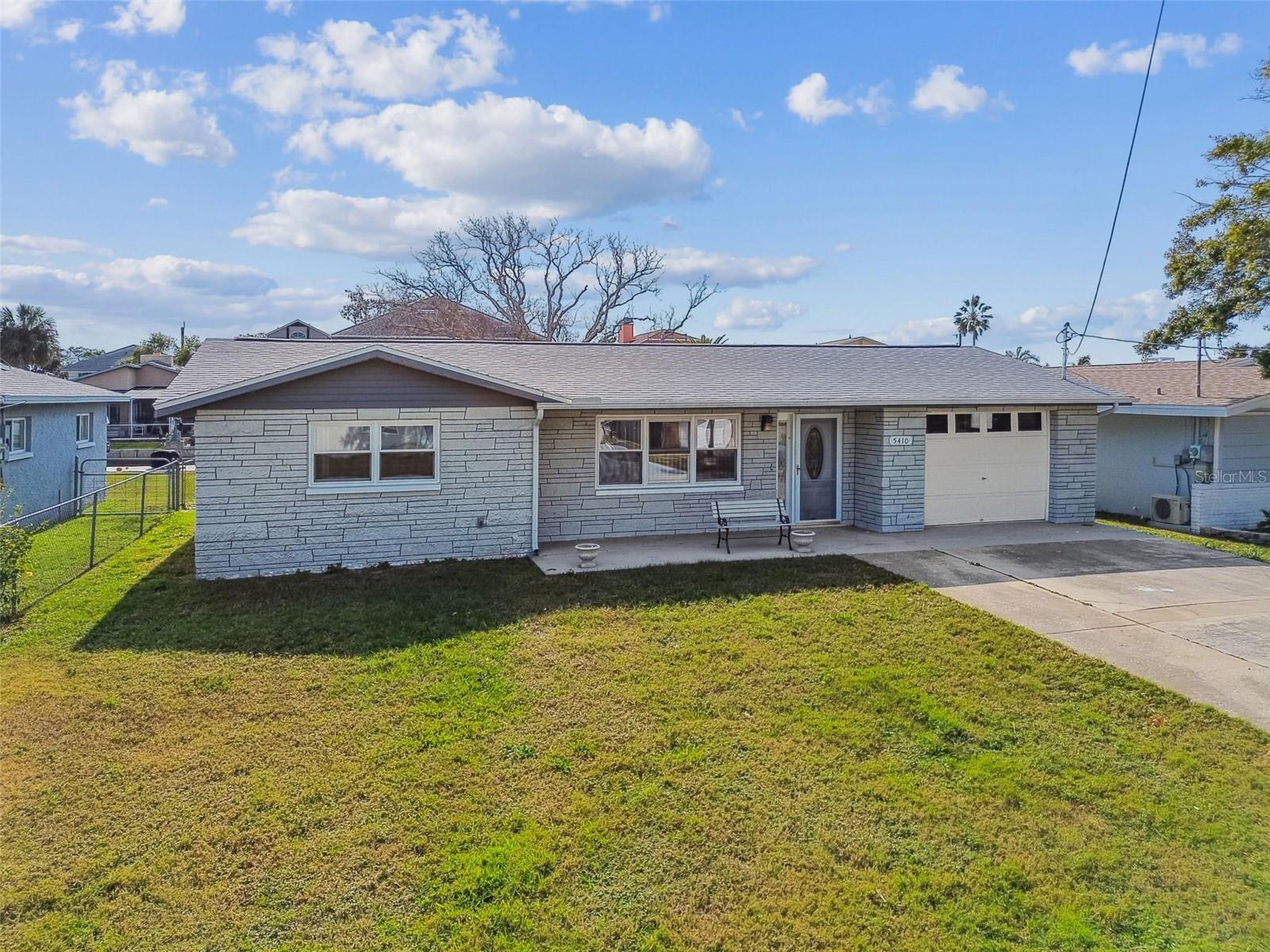 MARTHAS VINEYARD - Residential