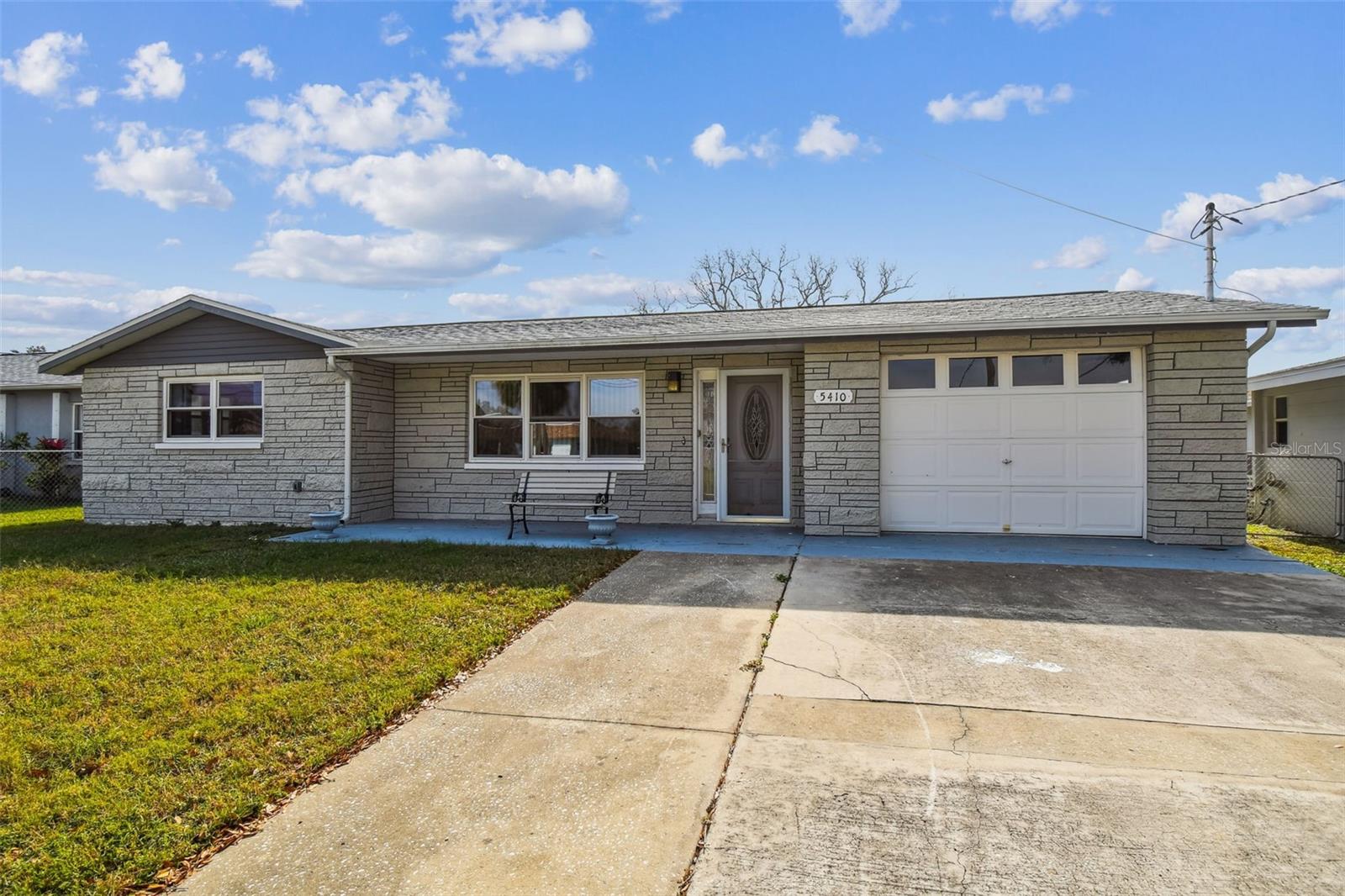 MARTHAS VINEYARD - Residential