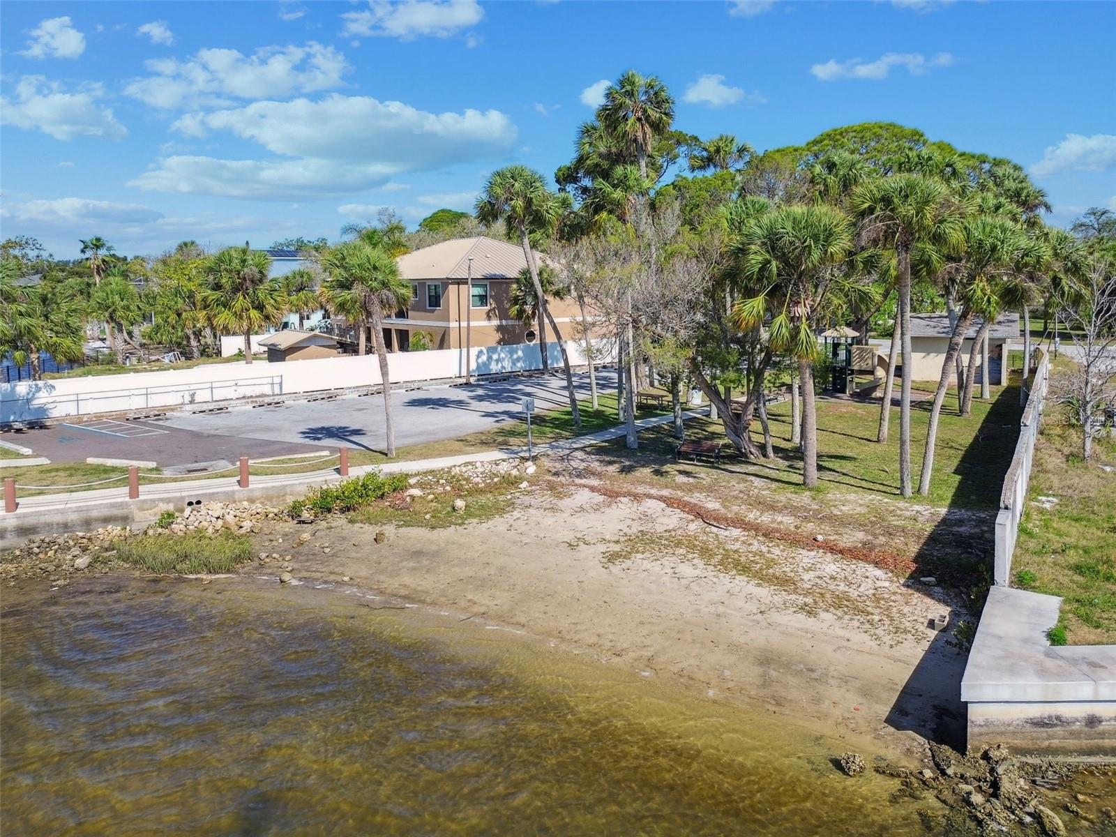 MARTHAS VINEYARD - Residential