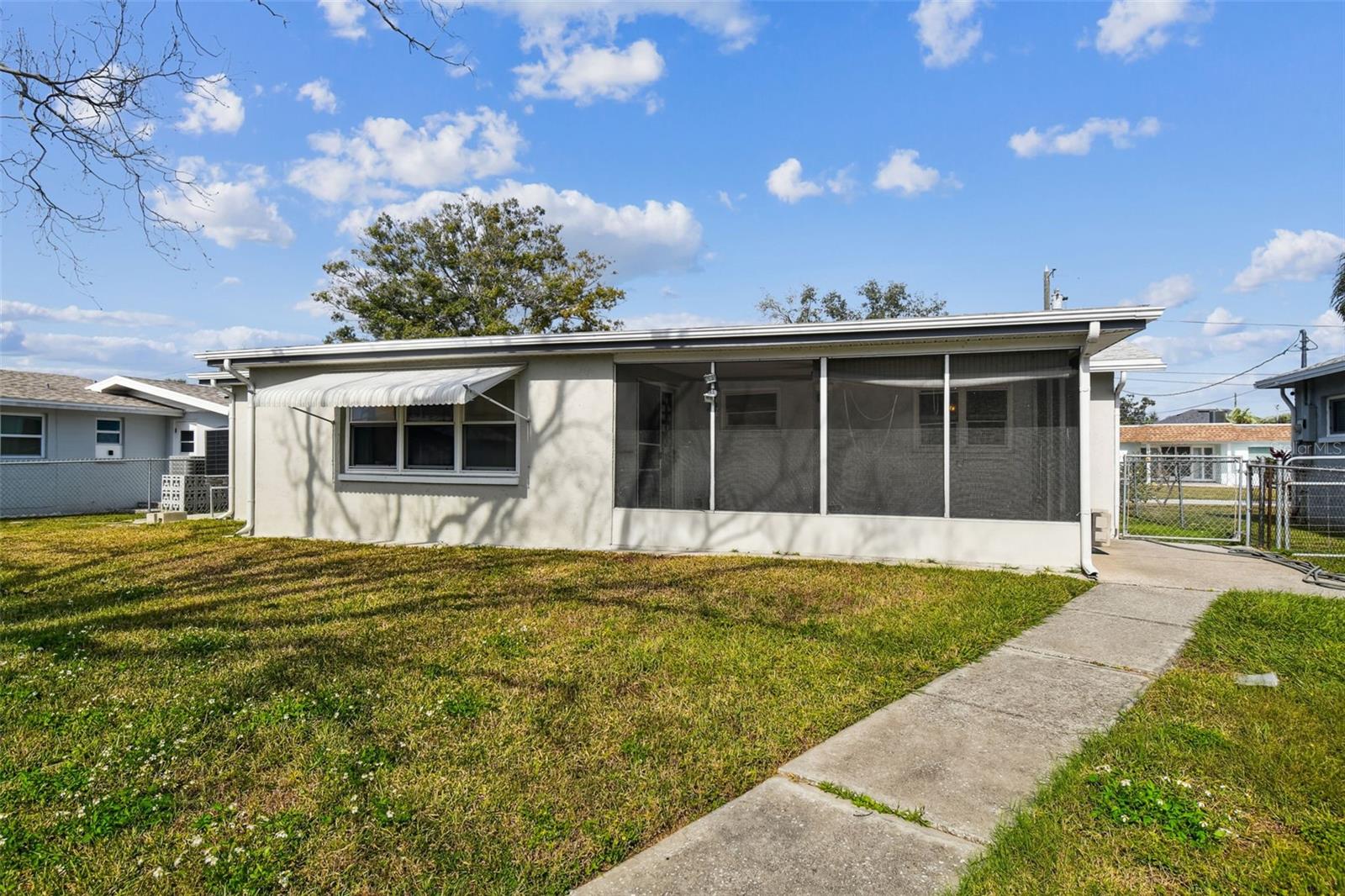 MARTHAS VINEYARD - Residential