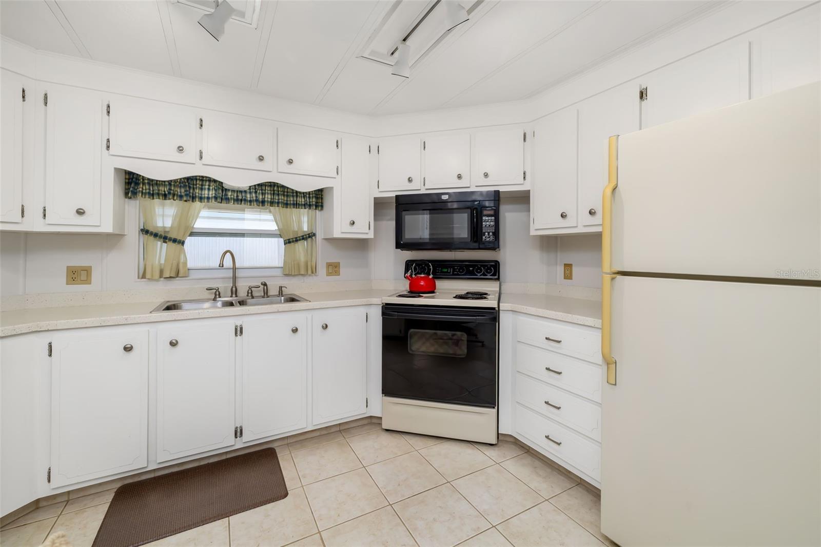 TERRA CEIA MANOR CO-OP - Residential