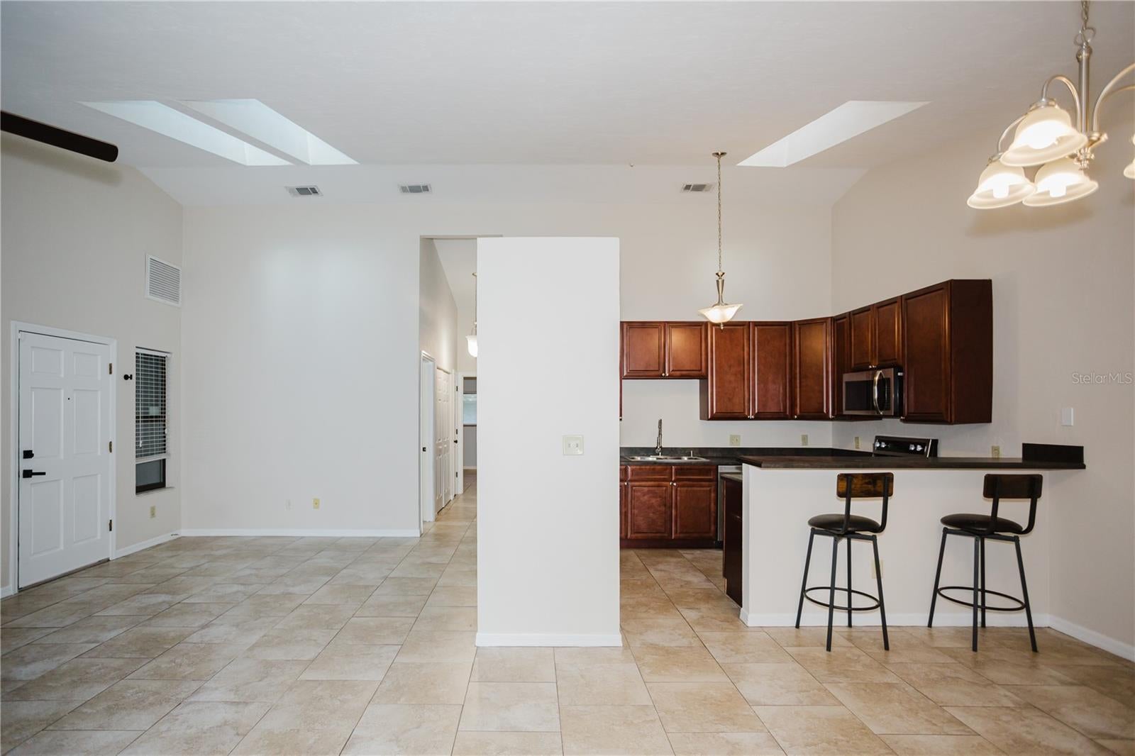 3915 NW 7TH PLACE