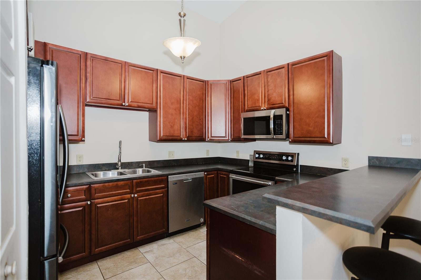 3915 NW 7TH PLACE