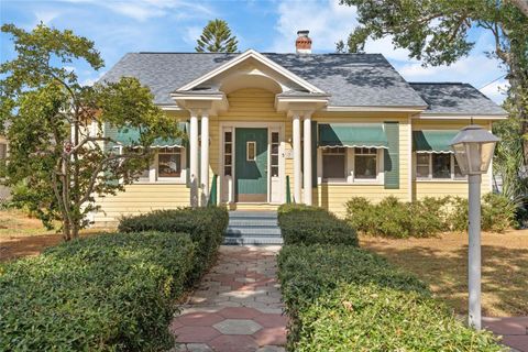 Photo of 727 23rd Avenue N, St Petersburg, FL 33704 (MLS # TB8448041)