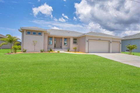 A home in PORT CHARLOTTE