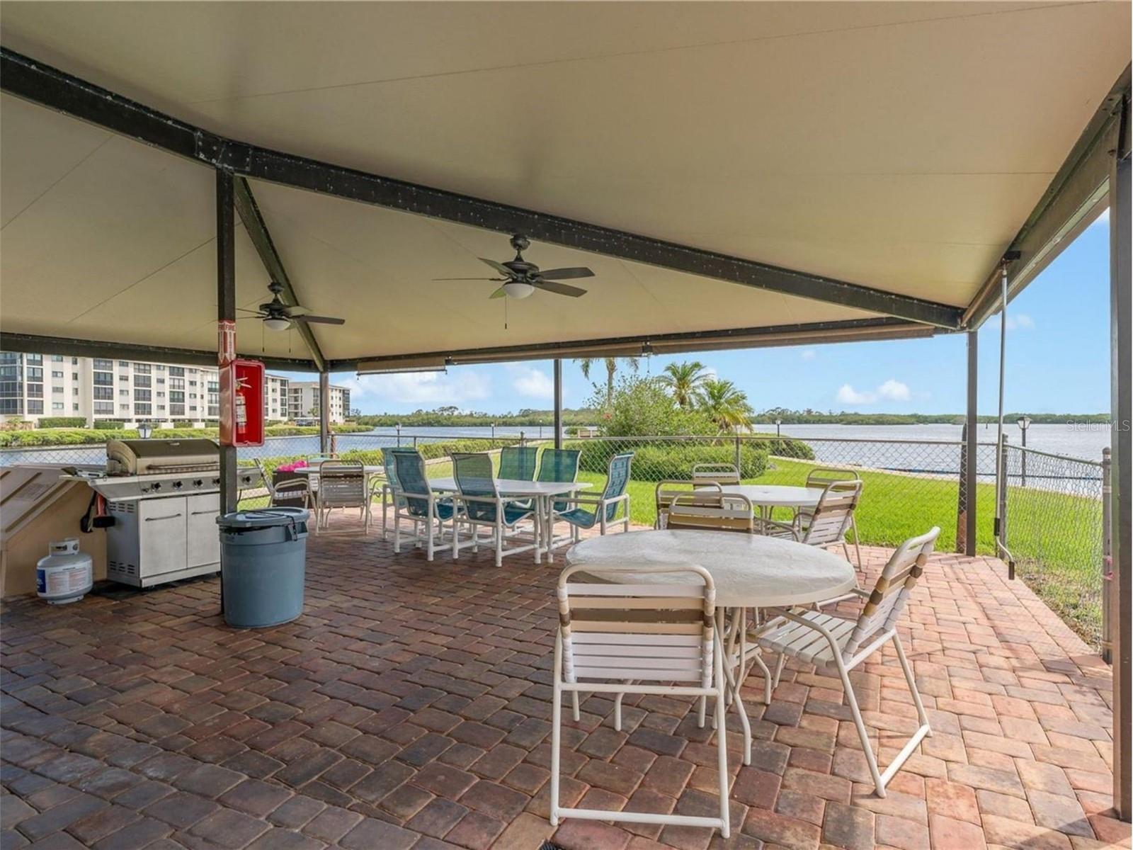 SAND PEBBLE POINTE CONDO 03 - Residential