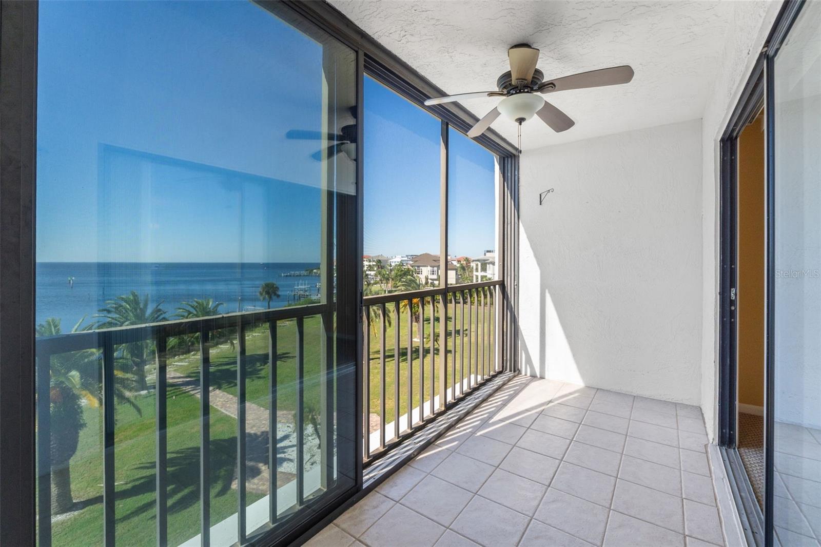 SAND PEBBLE POINTE CONDO 03 - Residential