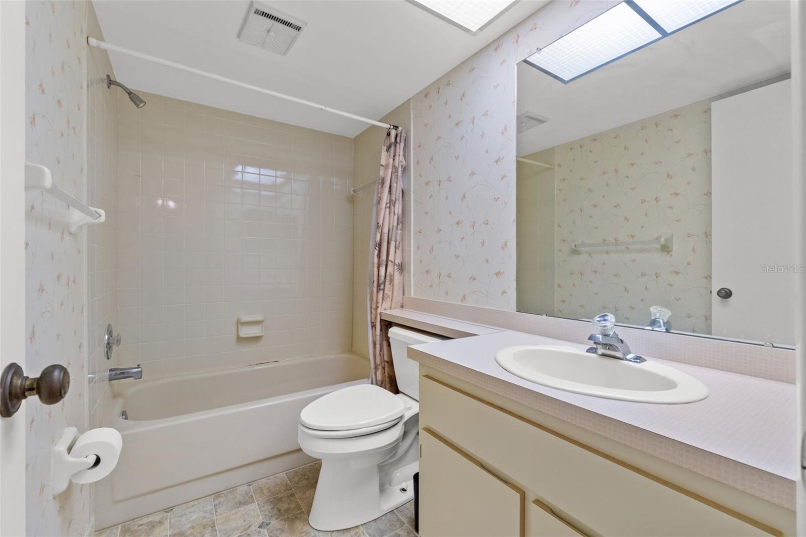 SAND PEBBLE POINTE CONDO 03 - Residential