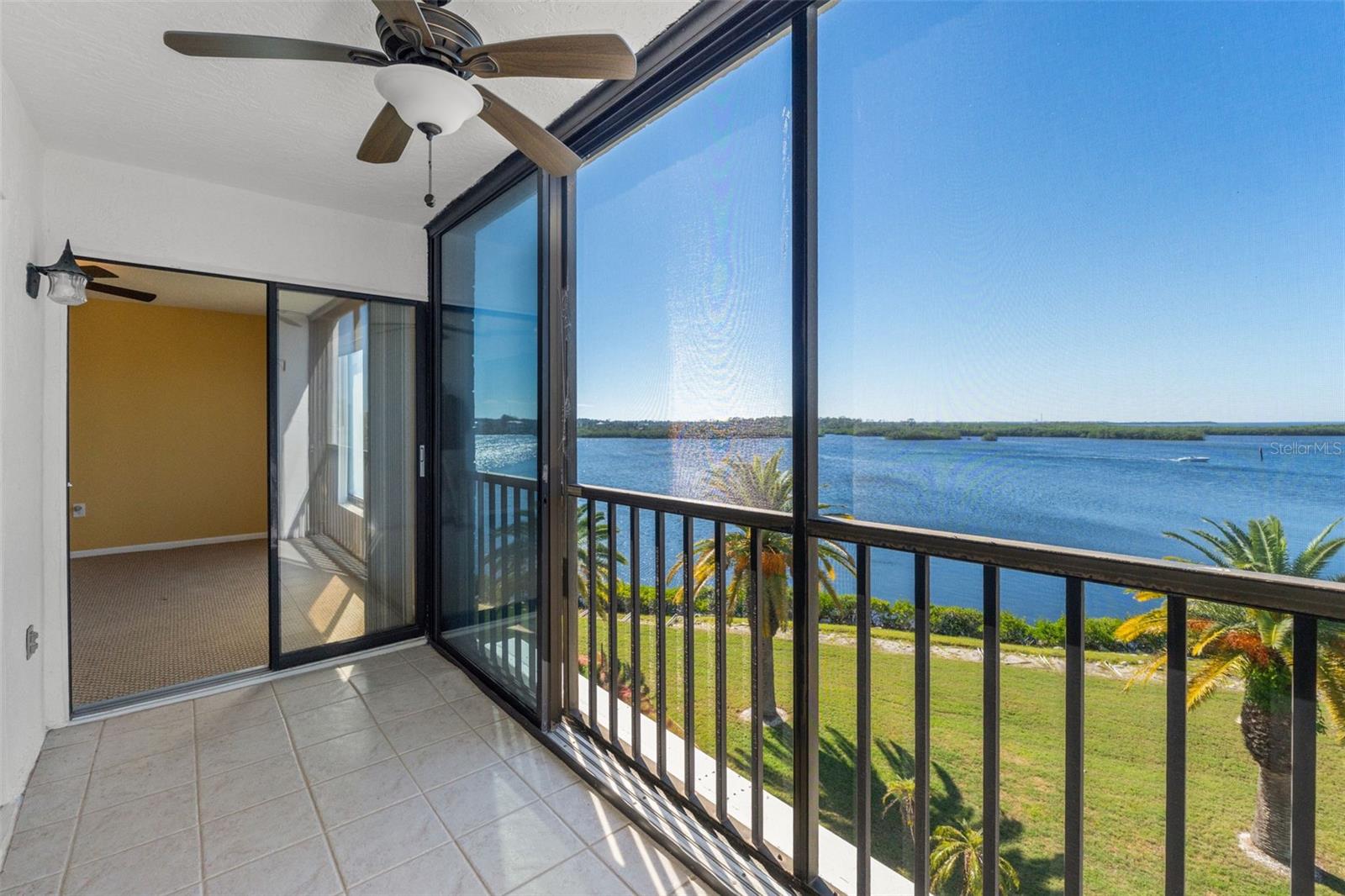 SAND PEBBLE POINTE CONDO 03 - Residential