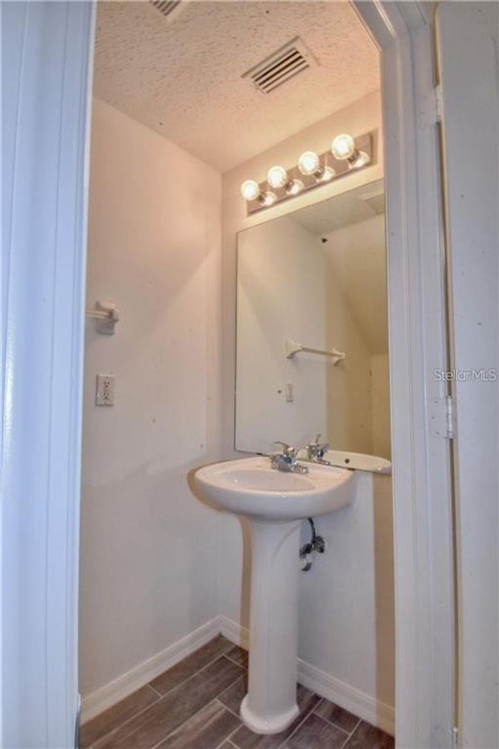 OSPREY RUN TWNHMS PH 01 - Residential Lease