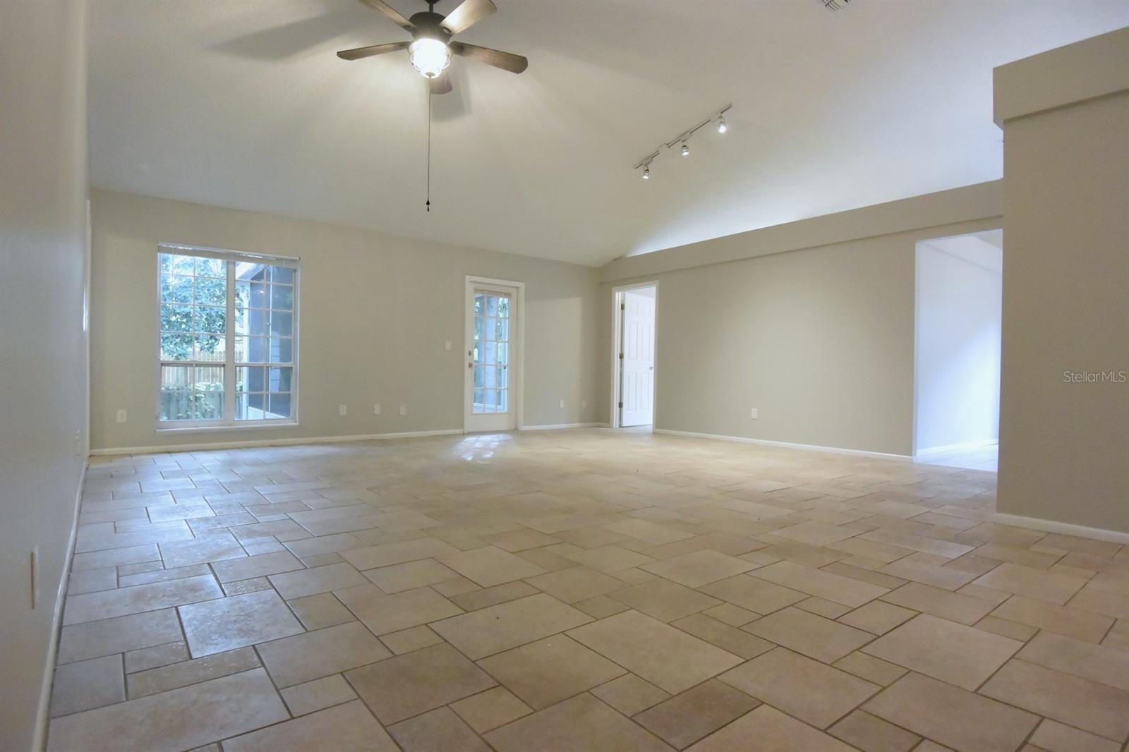 ROLLING OAKS - Residential