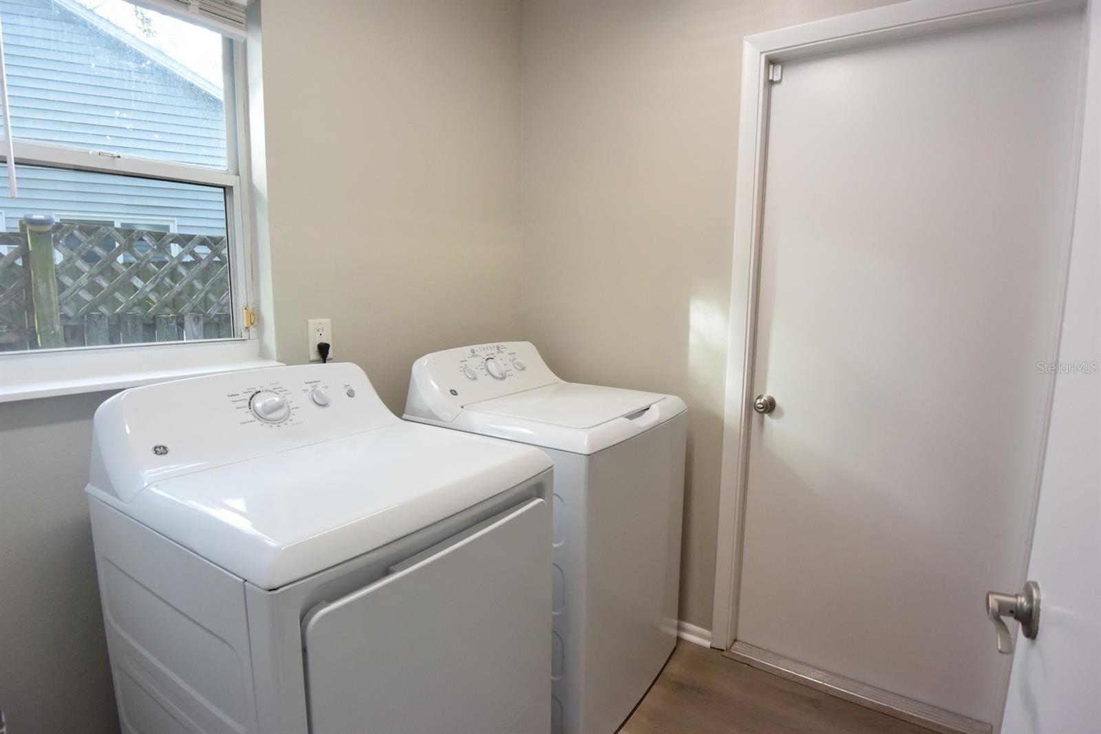 ROLLING OAKS - Residential