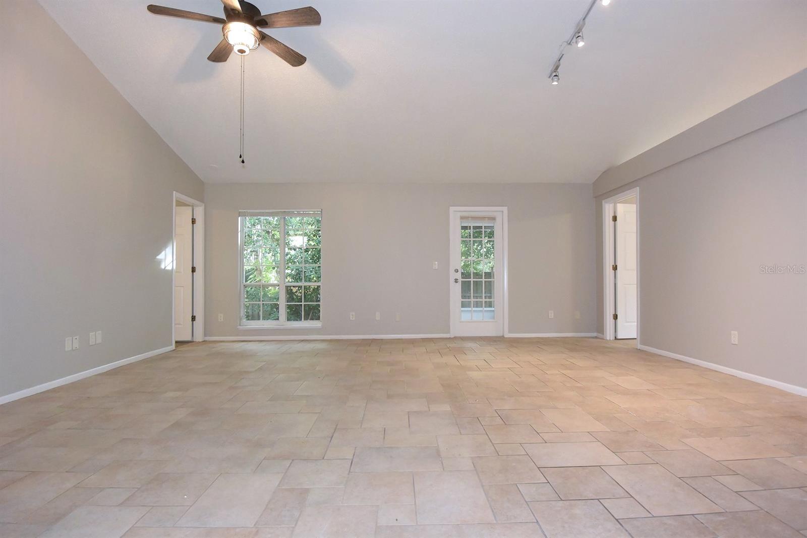 ROLLING OAKS - Residential