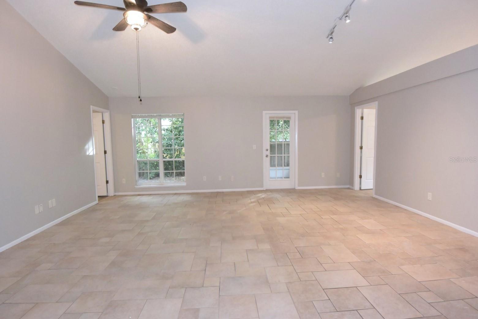 ROLLING OAKS - Residential