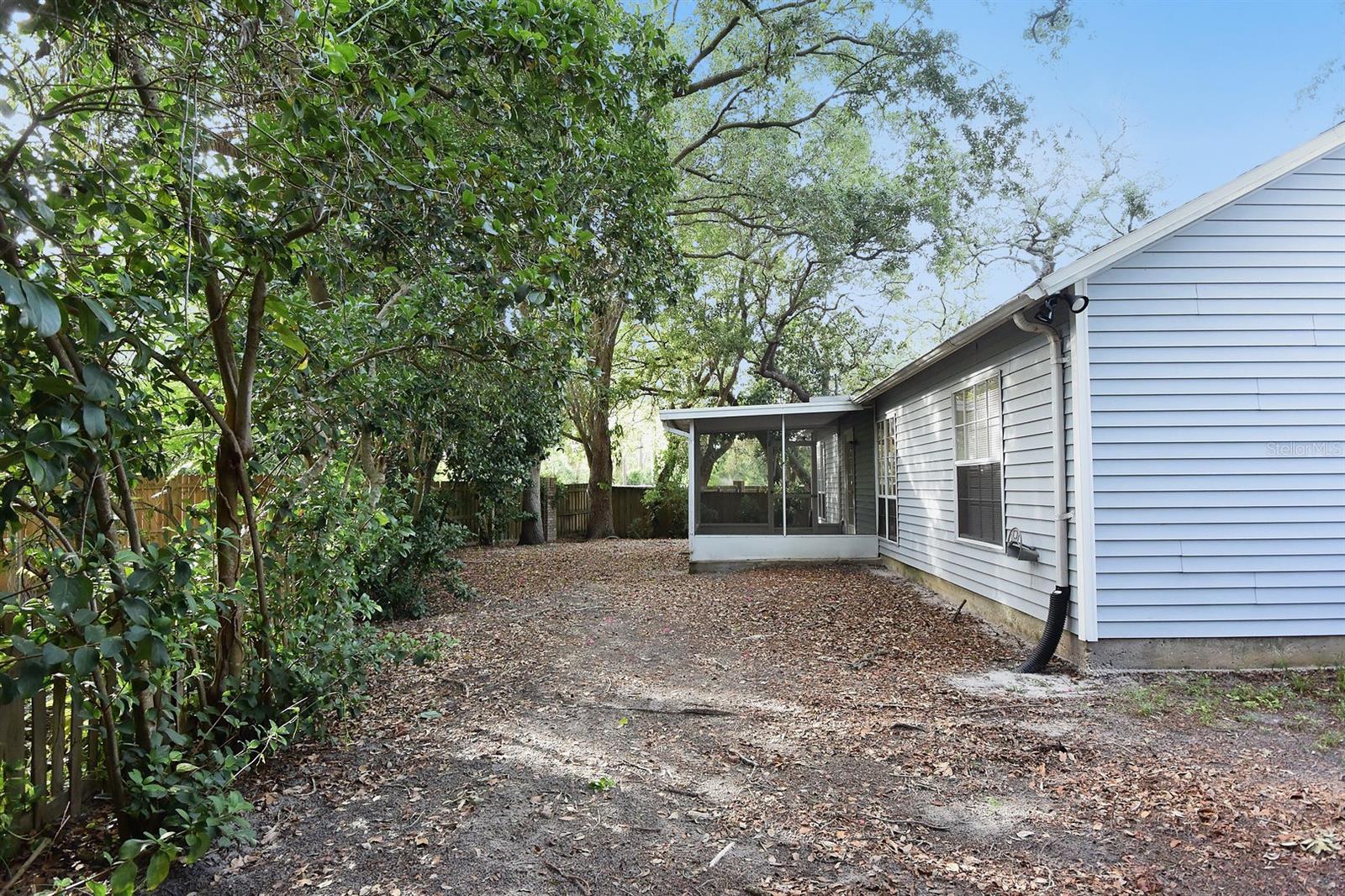 ROLLING OAKS - Residential