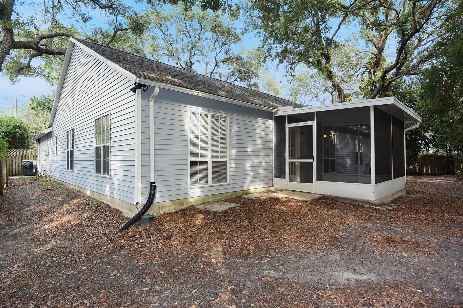 ROLLING OAKS - Residential
