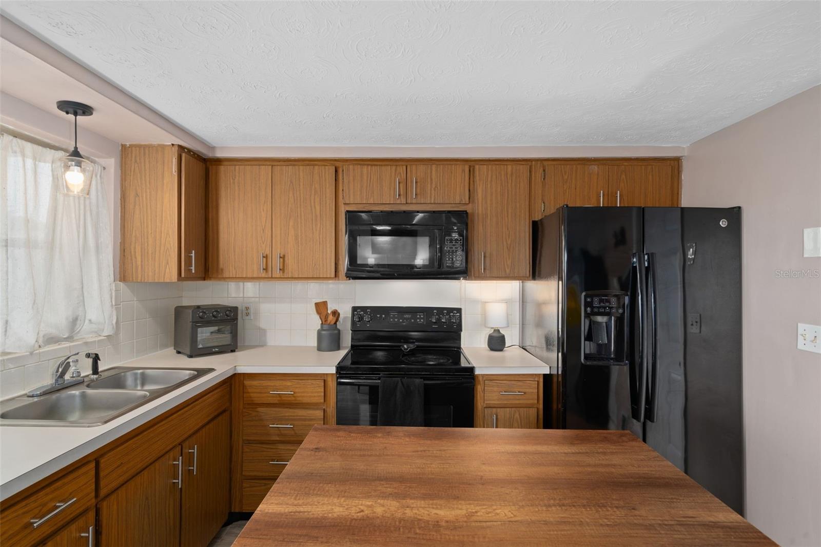 TAHITIAN HOMES - Residential