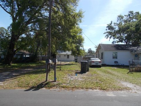 Photo of 5827 39th Street N, St Petersburg, FL 33741 (MLS # W7871940)