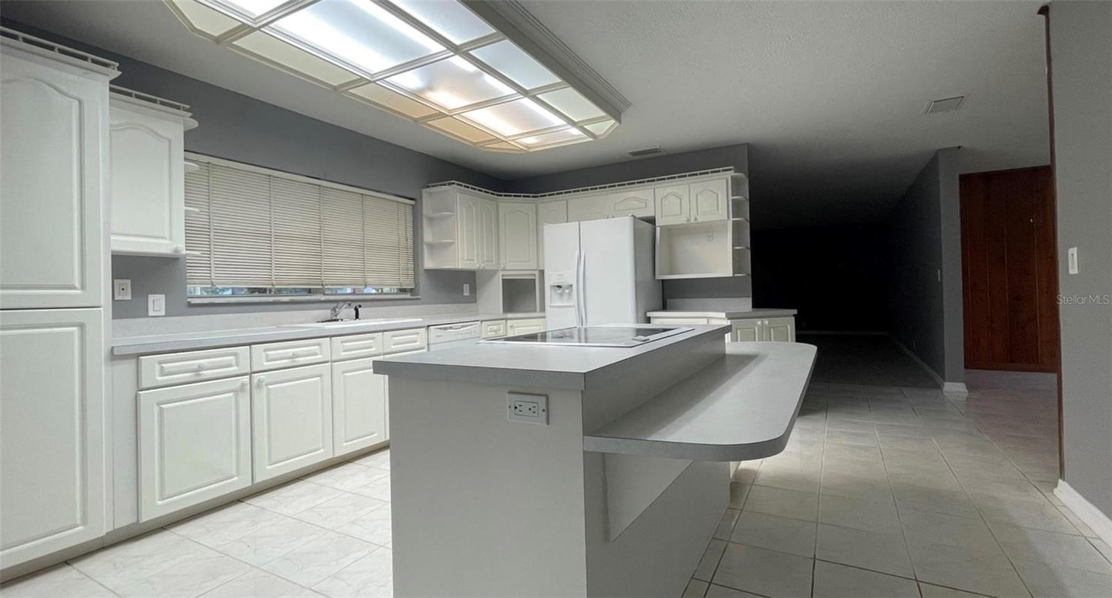 SEMINOLE LAKE ESTATES - Residential Income